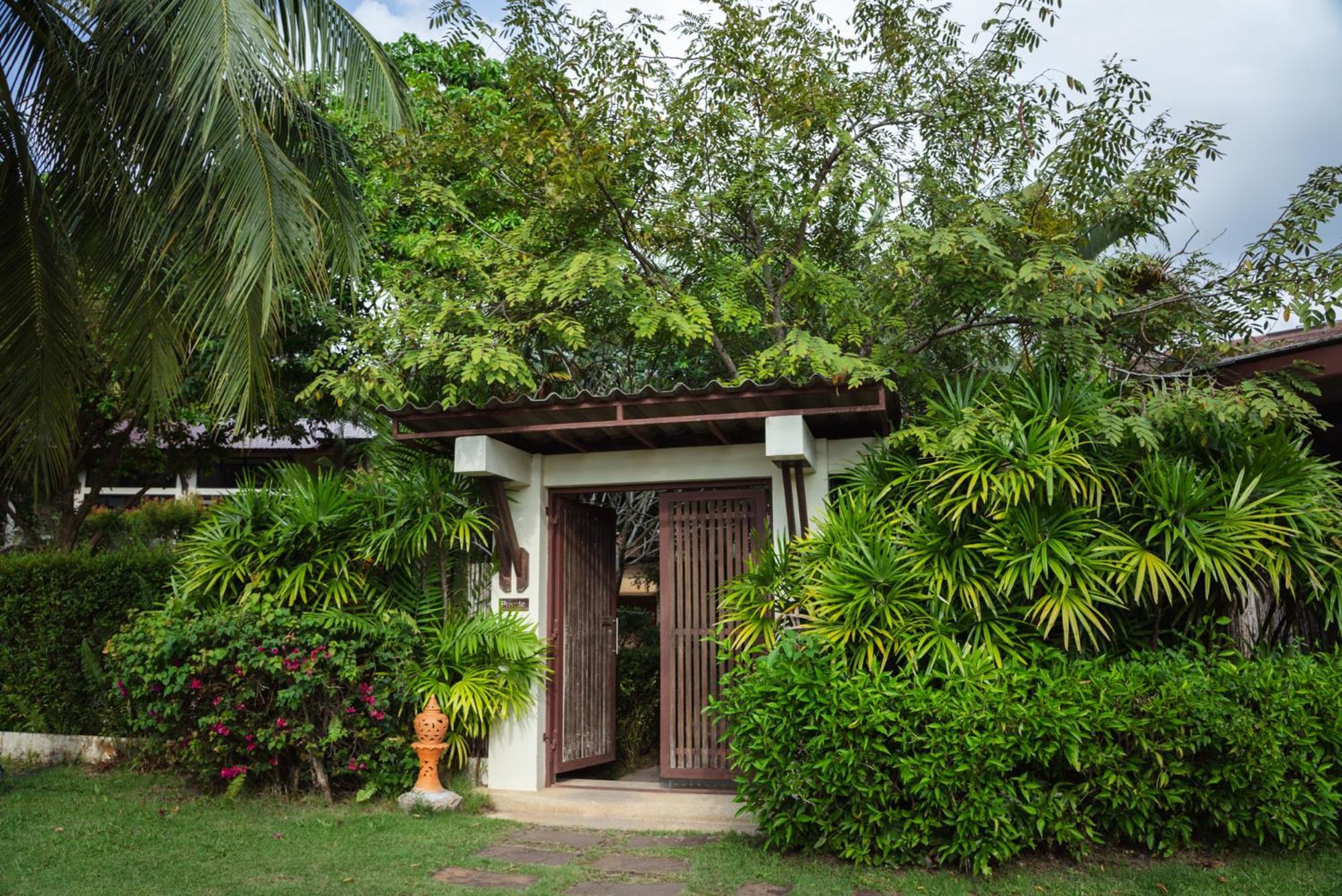 Samahita Retreat Hotel Laem Sor Bagian luar foto
